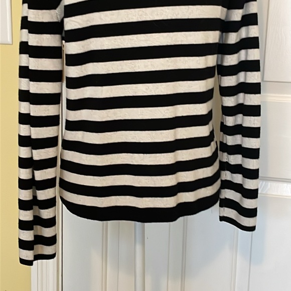 Venini Unique Black & Ecru Sweater w/ Zebra Striped Front - Picture 6 of 6